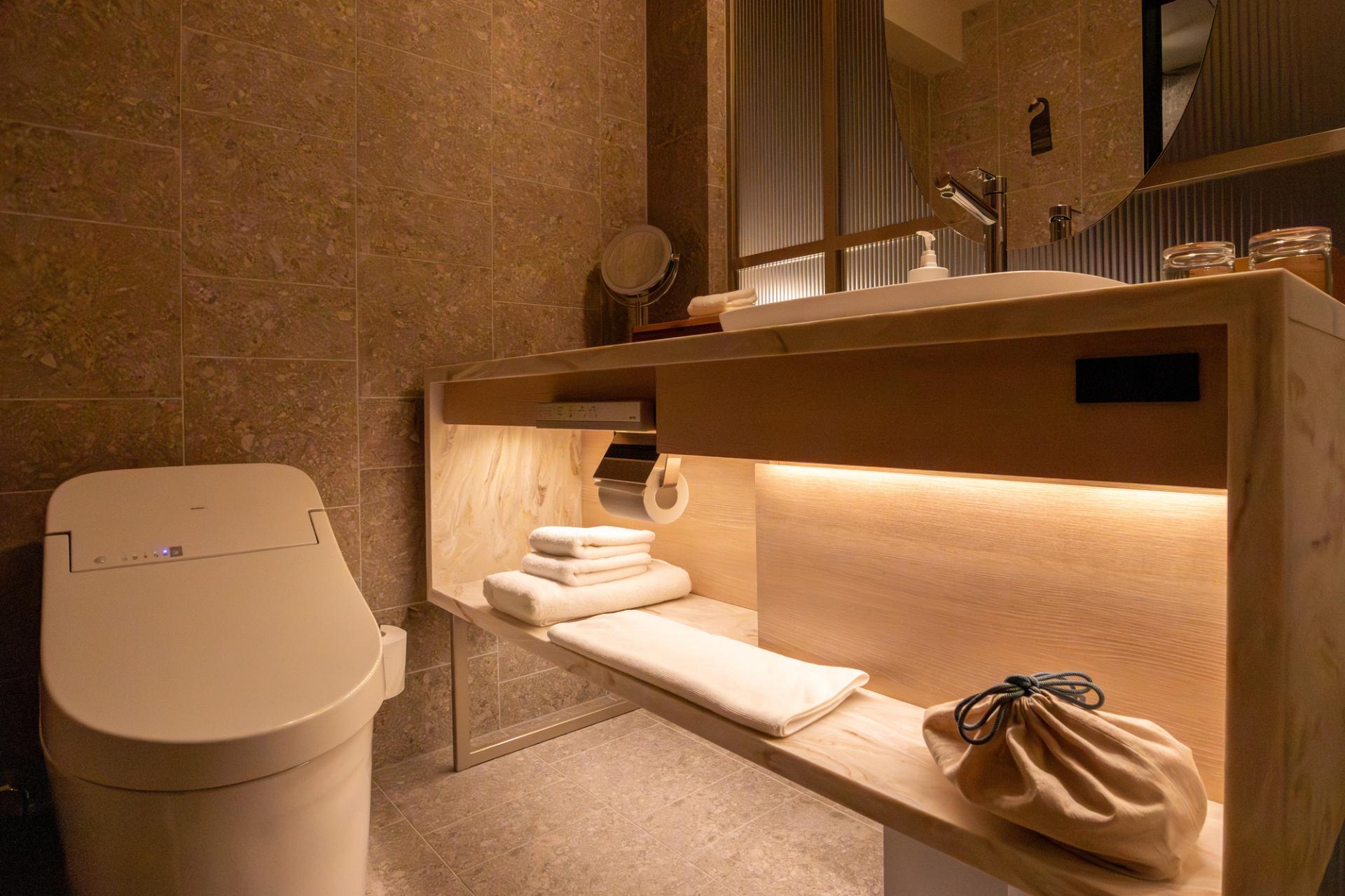 pixta_127853092_M